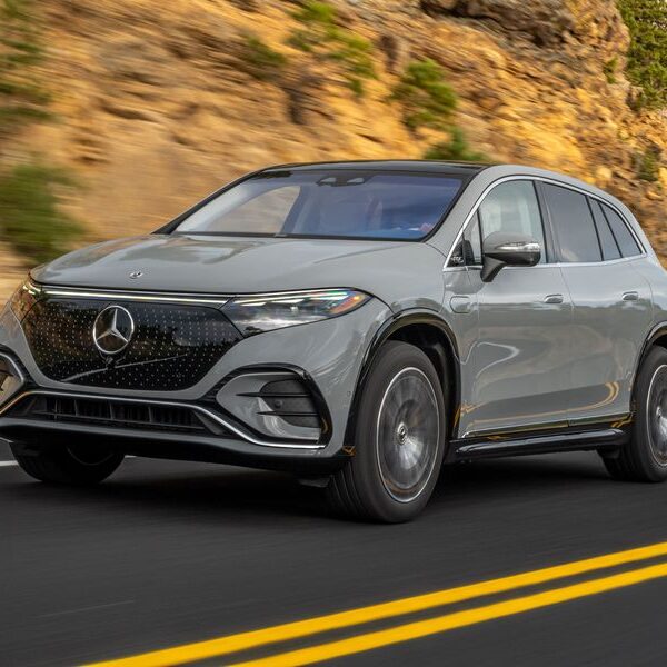 El SUV Mercedes EQS 2023 entrega las mercancías – eléctricamente