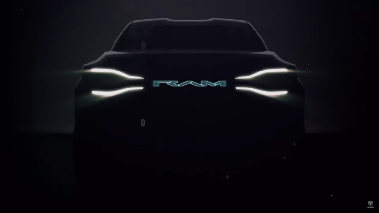 Camioneta eléctrica Ram 1500 presentada durante la semana de lanzamiento de Ford F-150 Lightning
