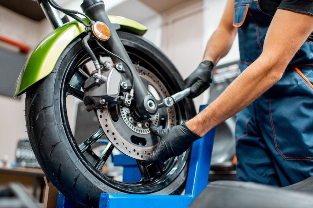 Cuándo cambiar neumáticos moto: Guía práctica