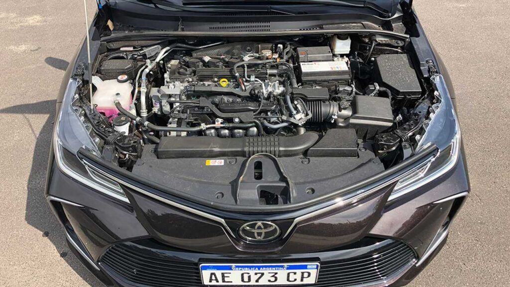 Qué tipo de motor trae el Corolla