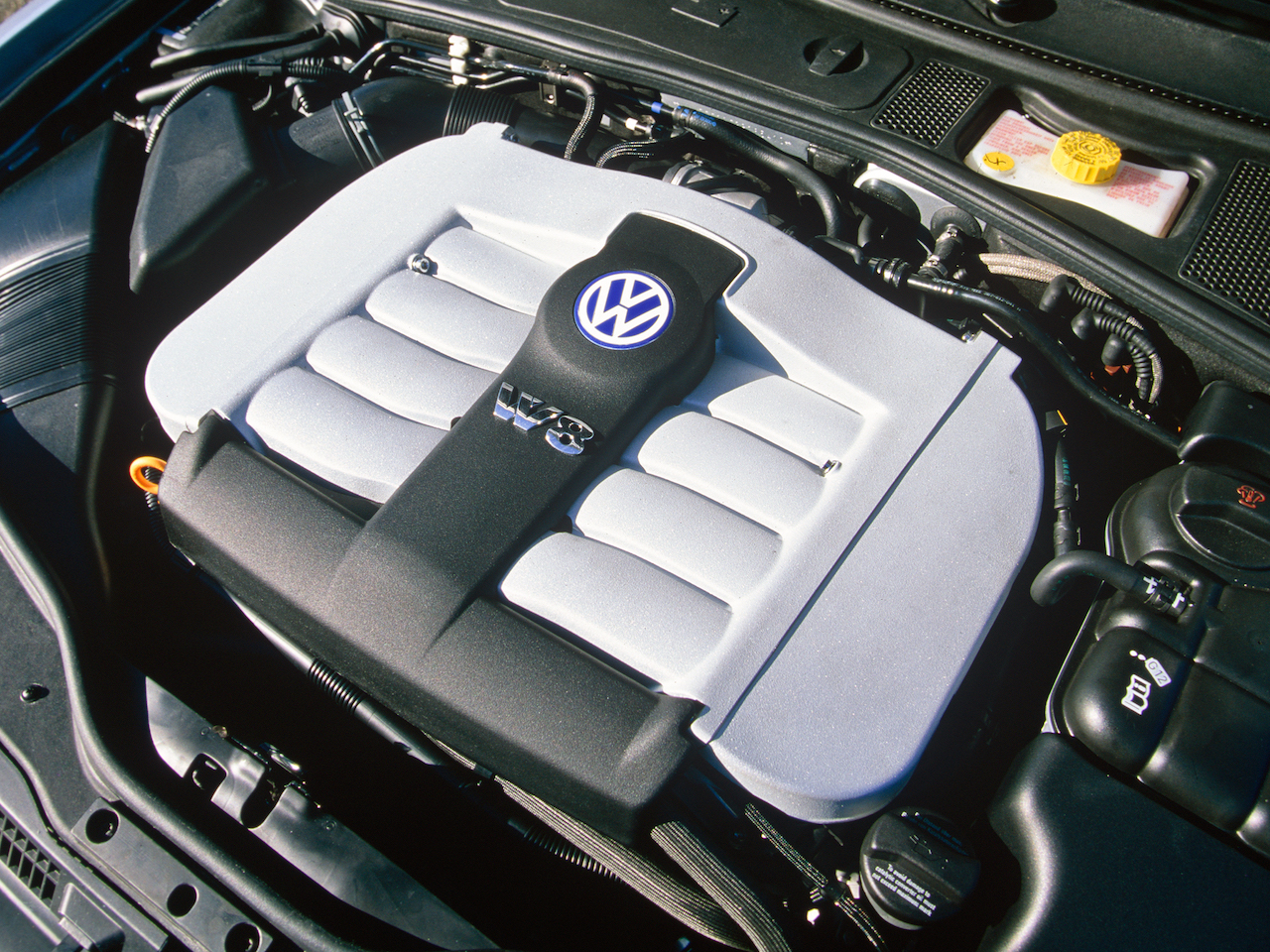 Qué motor tiene el Volkswagen Passat 2003