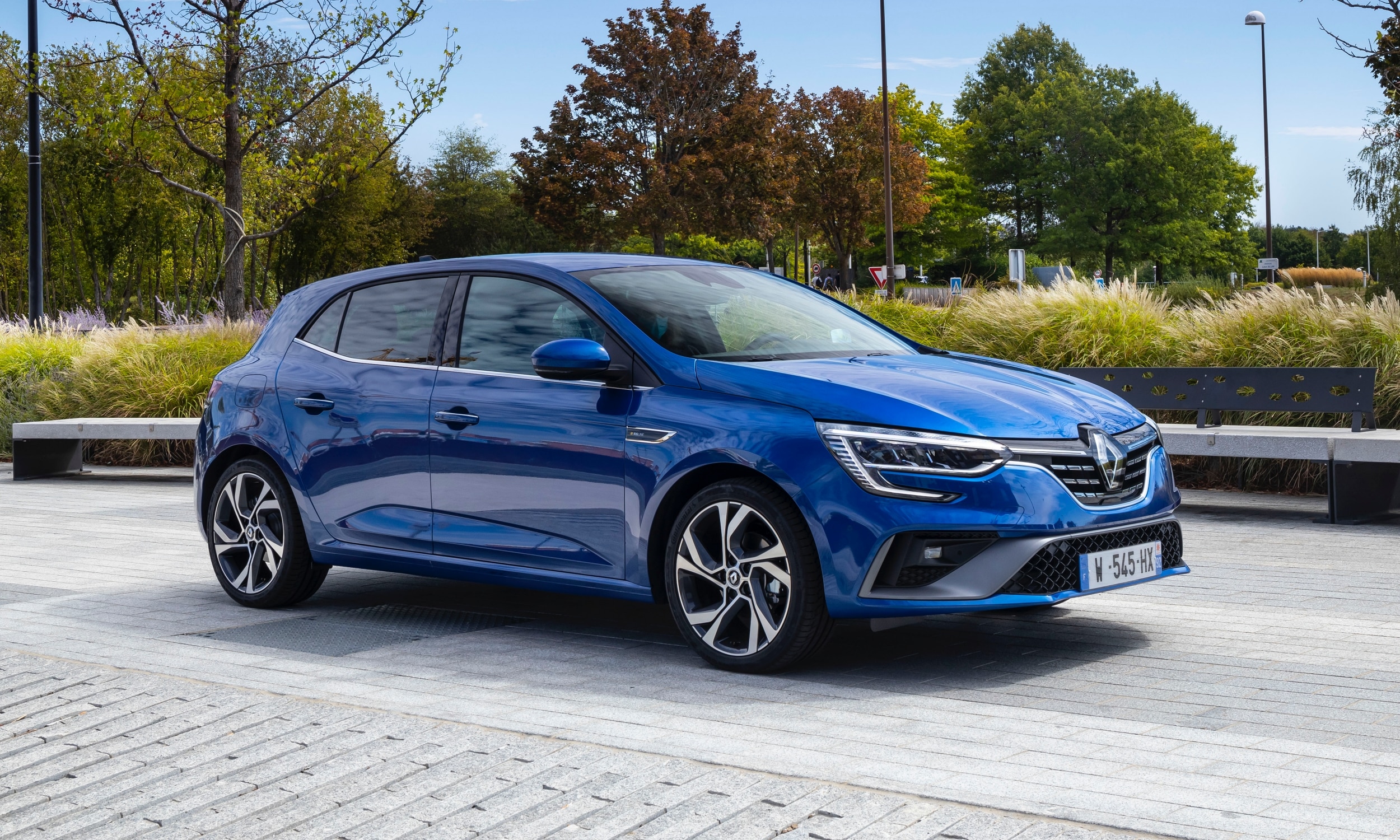 Capacidad de gasolina en Renault Mégane: ¿Cuántos litros caben?